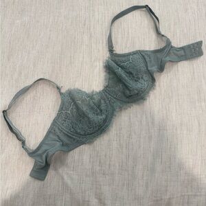 Victoria's Secret Lace Underwire Push Up Bra Without Padding in Dusty Blue